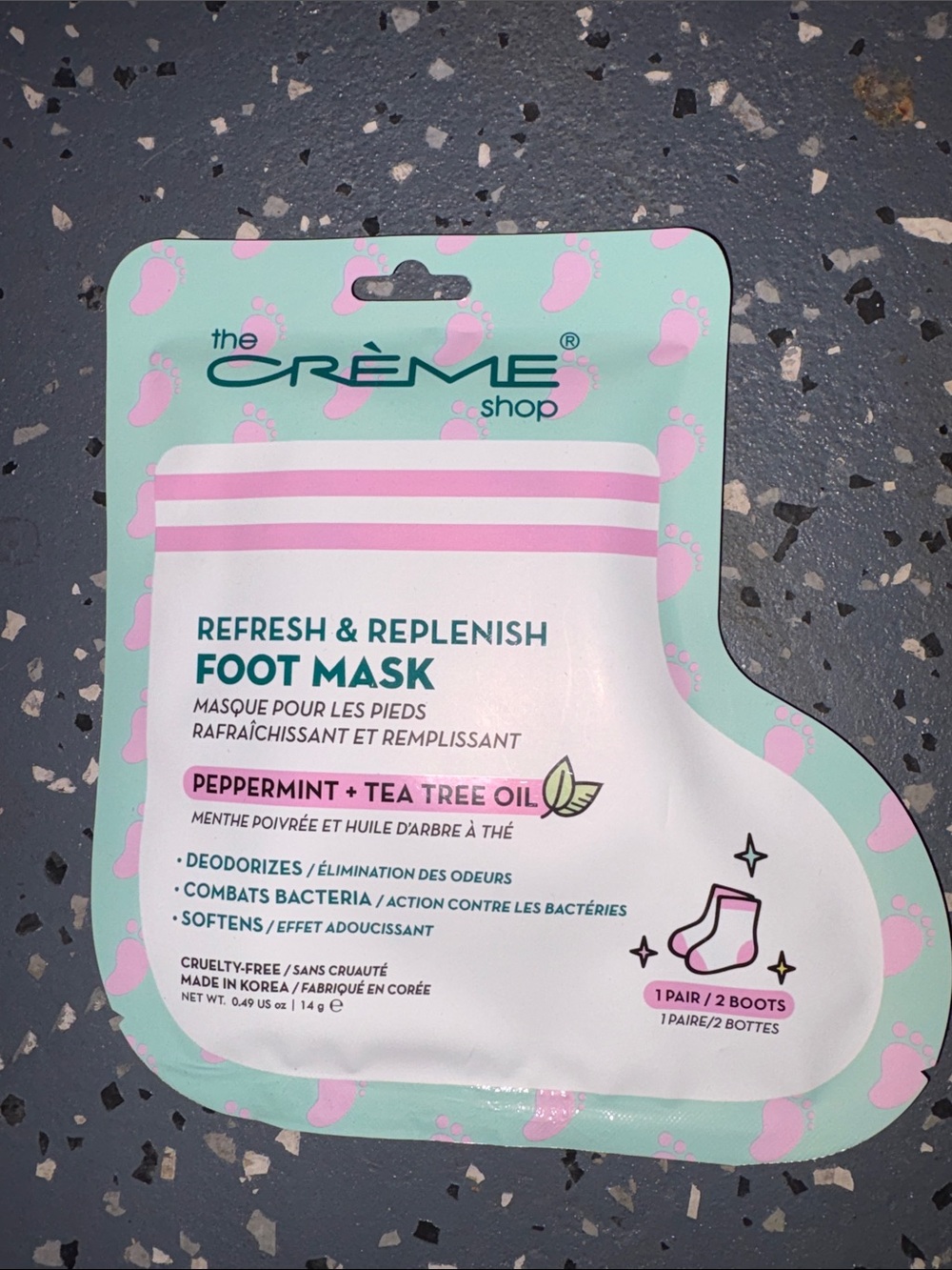 Refresh & Replenish Peppermint + Tea Tree Oil Foot Mask - Mint/Pink